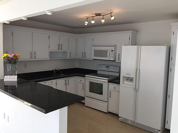 2nd image of 2750 NE 183rd St #T-1703