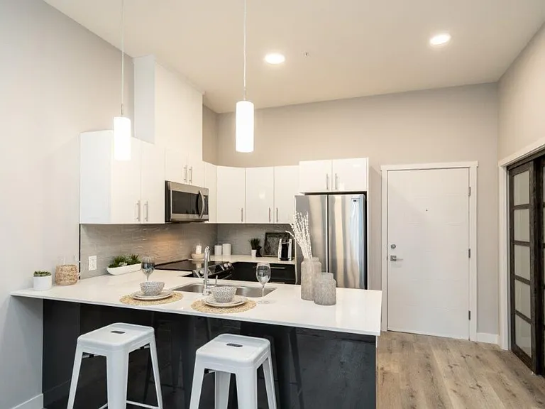 425 Ballantrae Dr — Photo 41