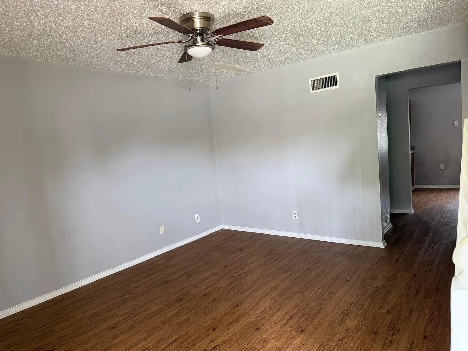 2 bed, 1088 sqft, $1,349 — Photo 2