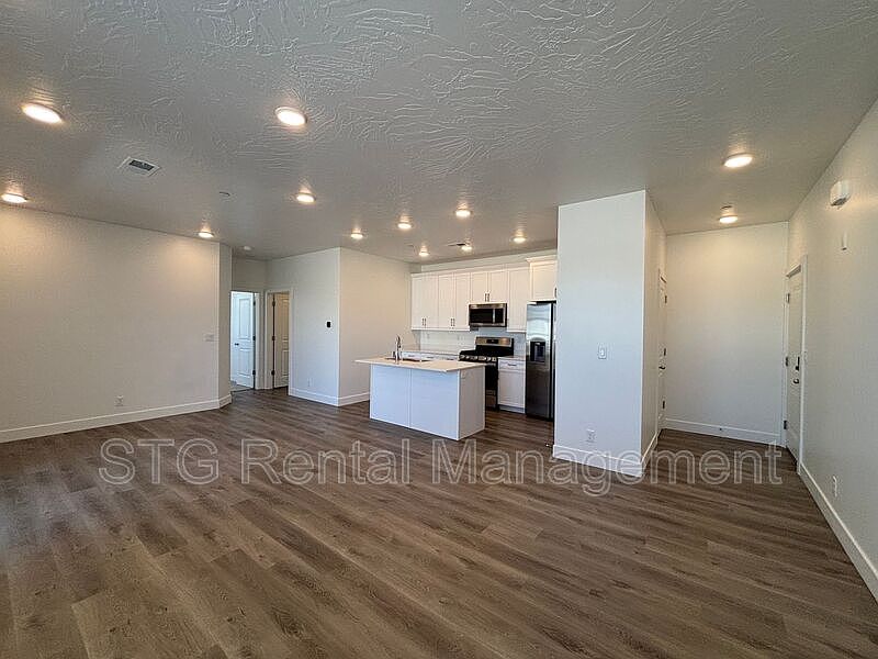 1st image of 5801 S Garnet Dr #1-201