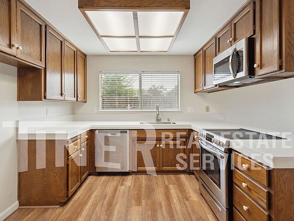 3rd image of 8241 Manger Way