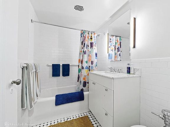 5th image of 465 W 23rd St APT 2D
