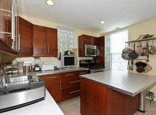 2235 W Race Ave, Chicago, IL 60612