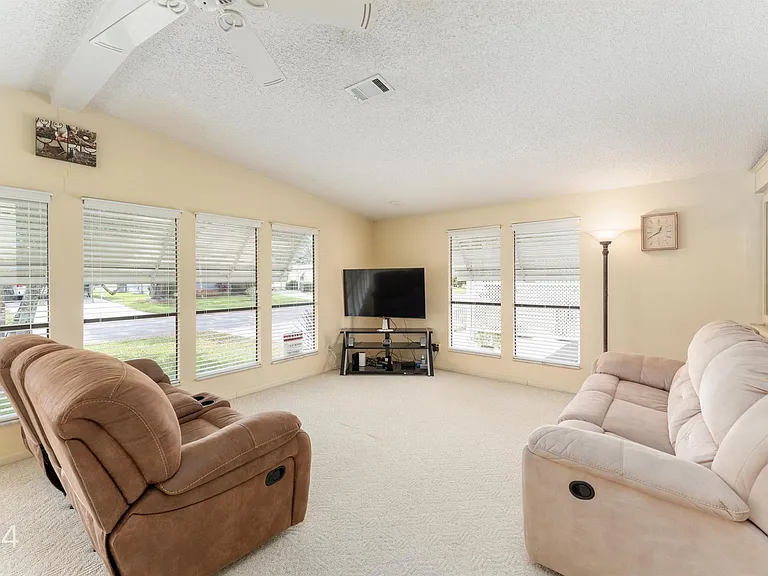 717 Tangerine Dr — Photo 6