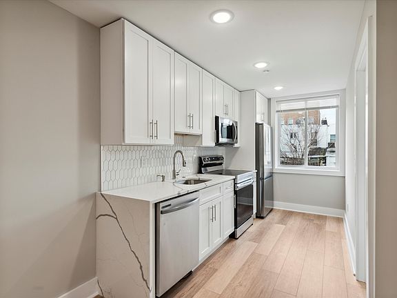 3rd image of 1124 E Berks St #10975588
