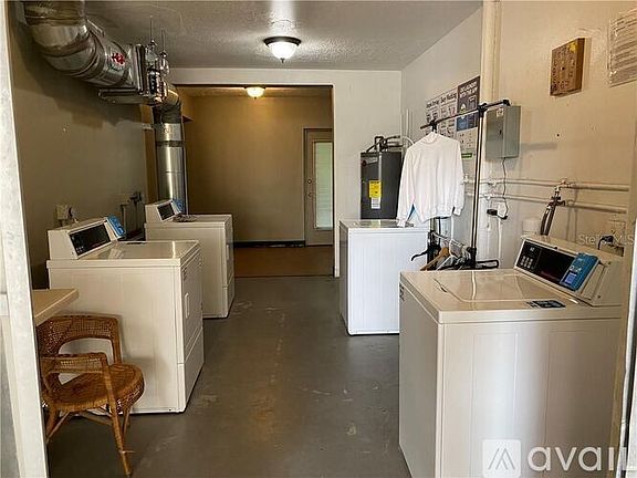 2nd image of 2458 Columbia Dr APT 6