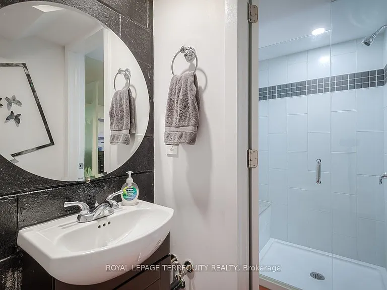 26A Scarlett Rd #BASEMENT — Photo 16