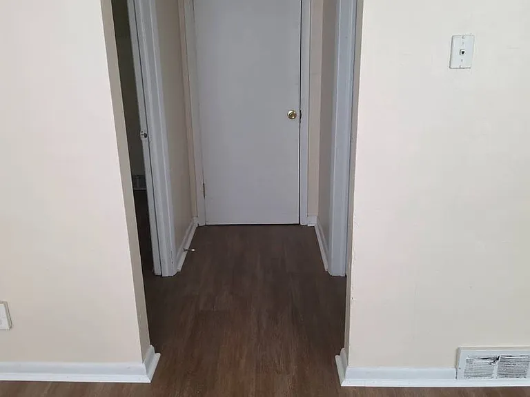 3405 N 10th St — Photo 5