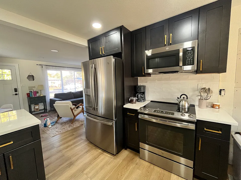 3025 Ursula St #1