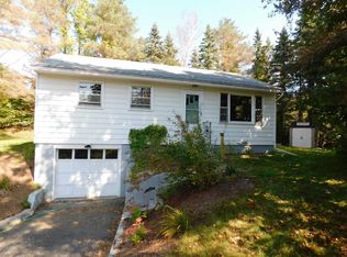 17 Clark St, North Springfield, VT 05150