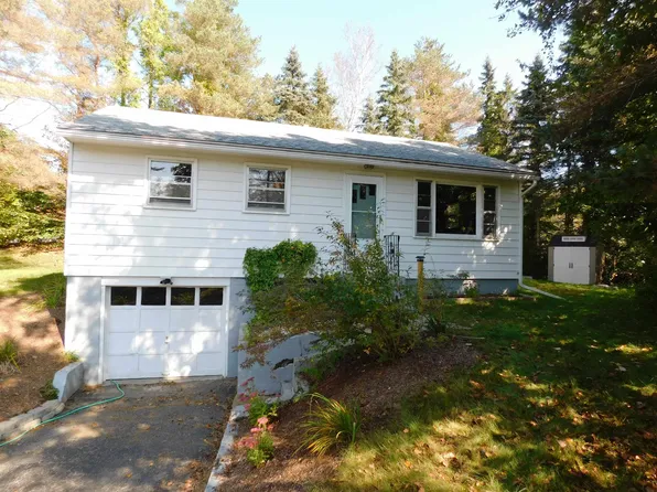17 Clark Street, Springfield, VT 05150