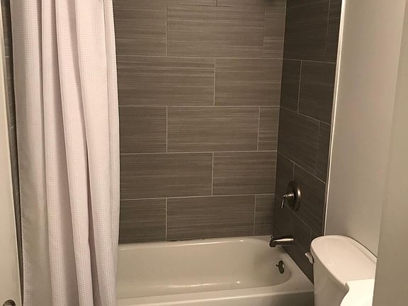 Bathroom - Professionally remodeled, new tile throughout