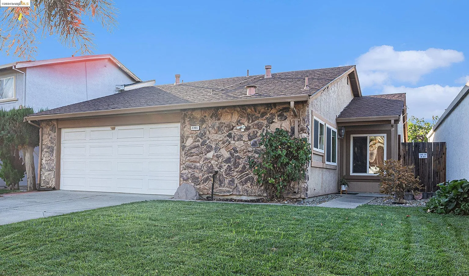 2365 Sequoia Dr photo 1