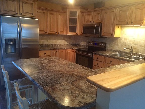 3rd image of 103 Blossom St