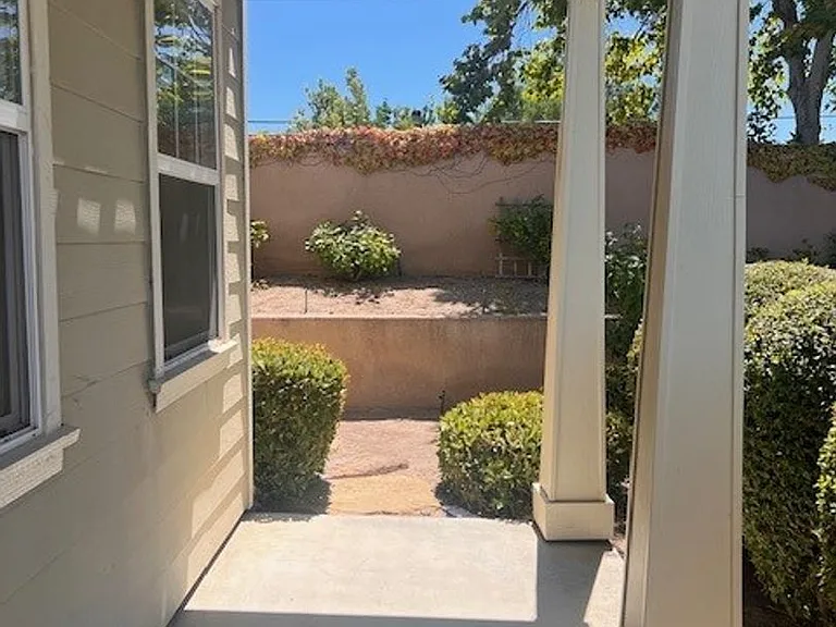 477 Hawk Canyon Ct — Photo 23