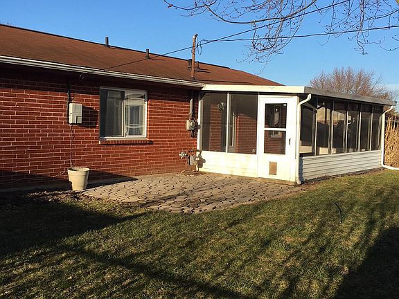 2nd image of 294 Woodlawn Dr