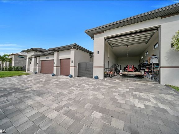 3rd image of 1612 NW 37th Ave