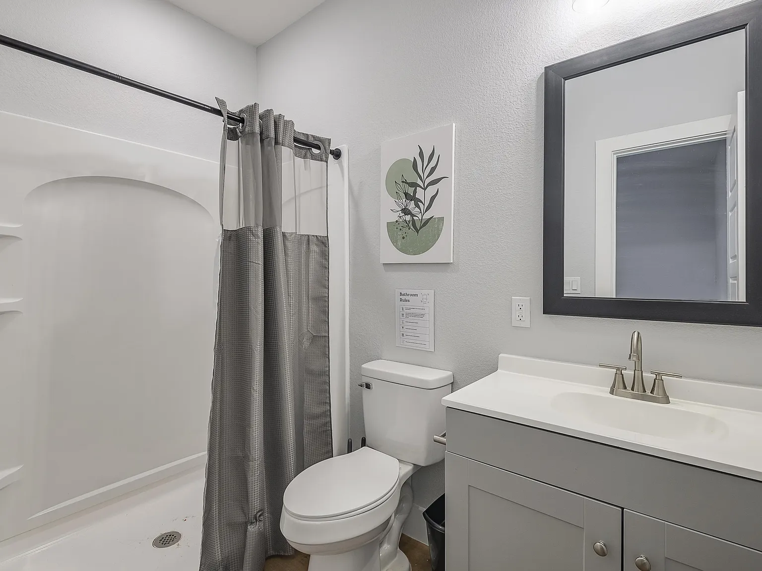 4 bed, 6.0 bath, 2000 sqft, $1,209 — Photo 2