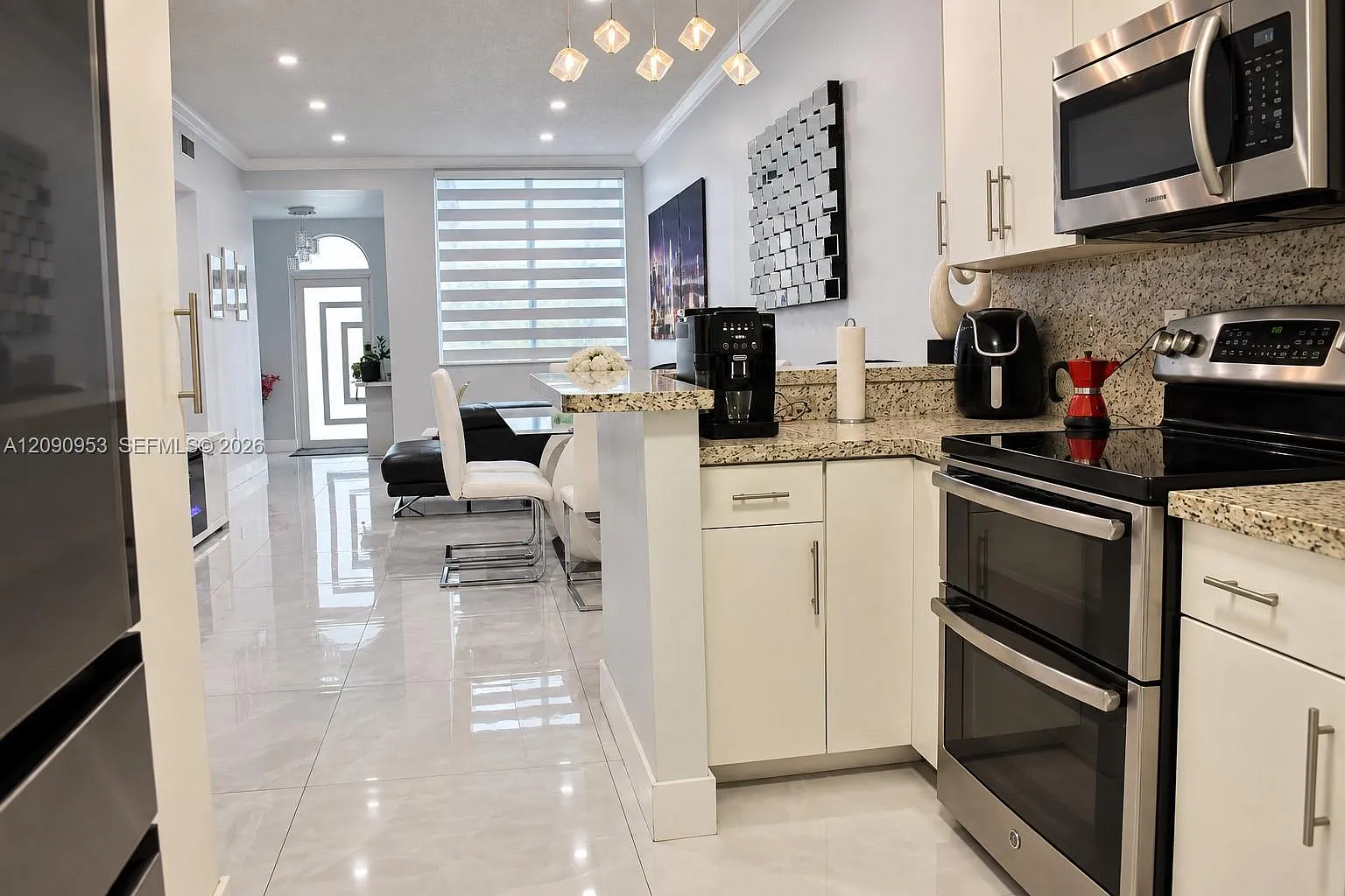 Bird Lakes Townhouse Sec — Photo 4