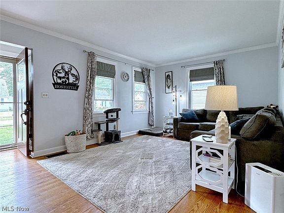 4th image of 430 Cambridge Ave