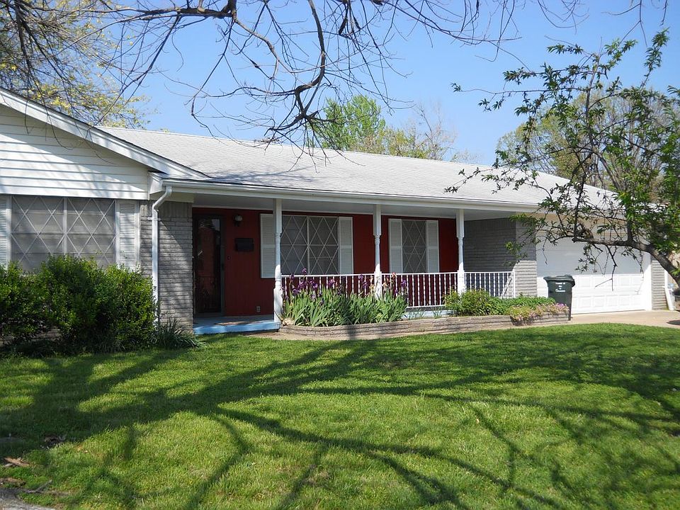 1st image of 410 Woods Ln