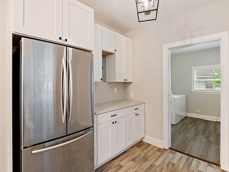 406 N Hyde Park Ave — Photo 9