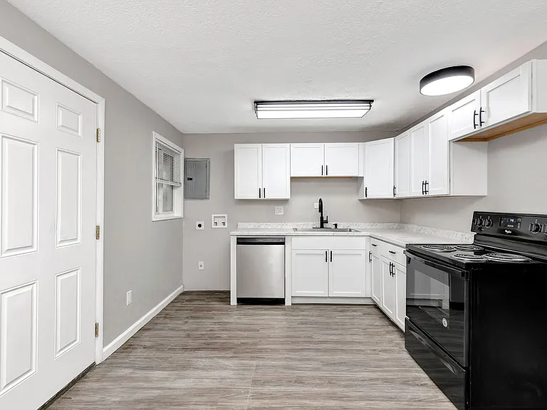 4918 Neptune Ln — Photo 3