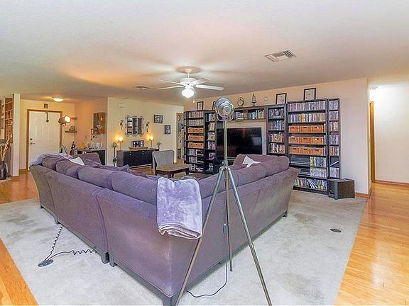 5th image of 2973 Chickasaw Dr