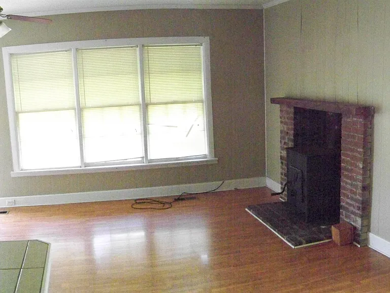28 N Broadview St — Photo 7