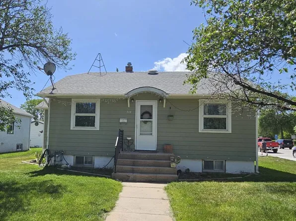 718 E A St, Ogallala, NE 69153