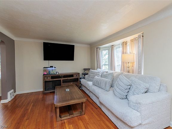 5th image of 4042 Ellison Rd