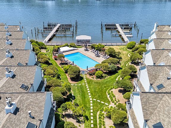4th image of 174 Ocean Avenue #4