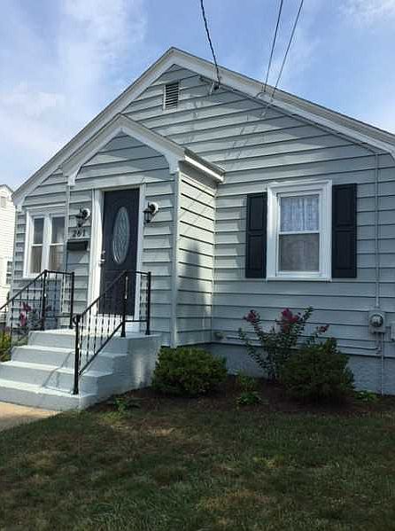 1st image of 261 Grosvenor Ave