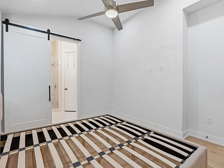 2935 Moss St #2 — Photo 8