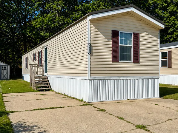 1418 Saskatoon Ave, Muskegon, MI 49444