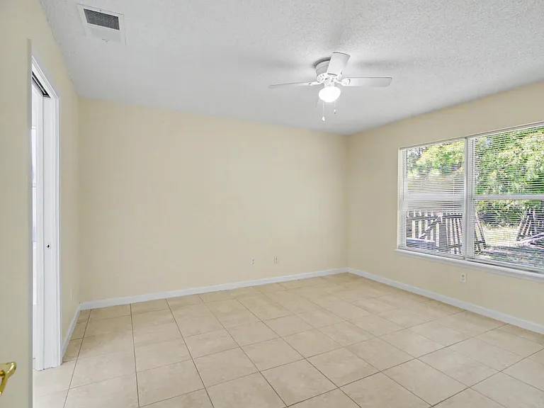 90 Buttonworth Dr #A — Photo 20