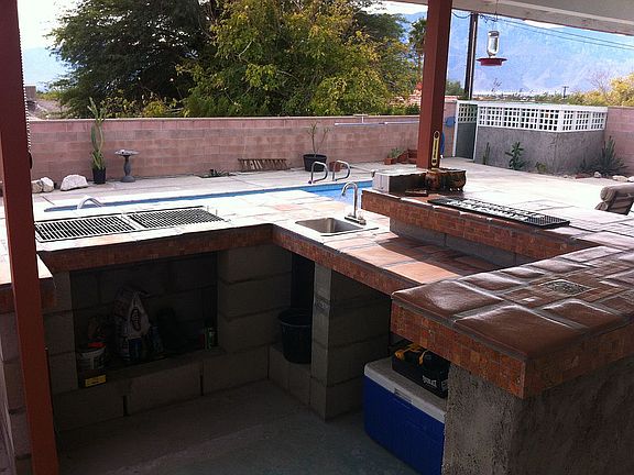 Outdoor BBQ & Bar