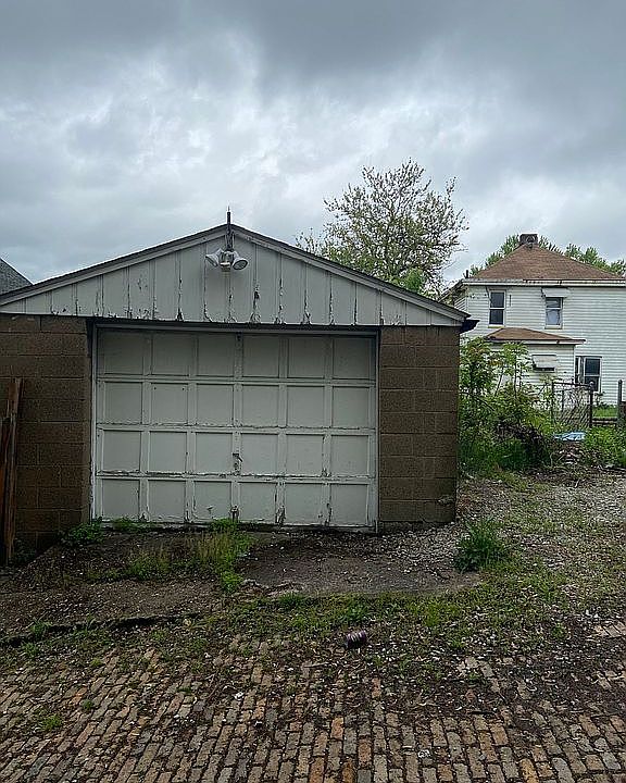 2nd image of 1612 Shaw Ave