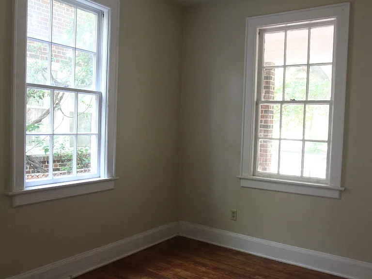 907 W Society Ave #B — Photo 5