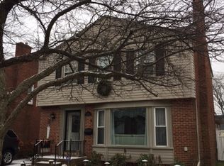 141 N Silvery Ln, Dearborn, MI 48128