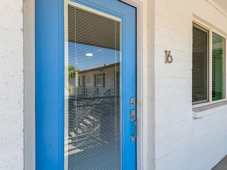 2922 N 35th St #6 — Photo 30