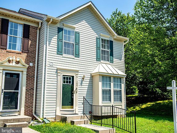 3rd image of 100 Paden Ct