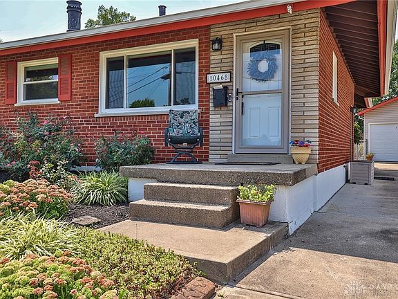 3rd image of 10468 Wintergreen Ct
