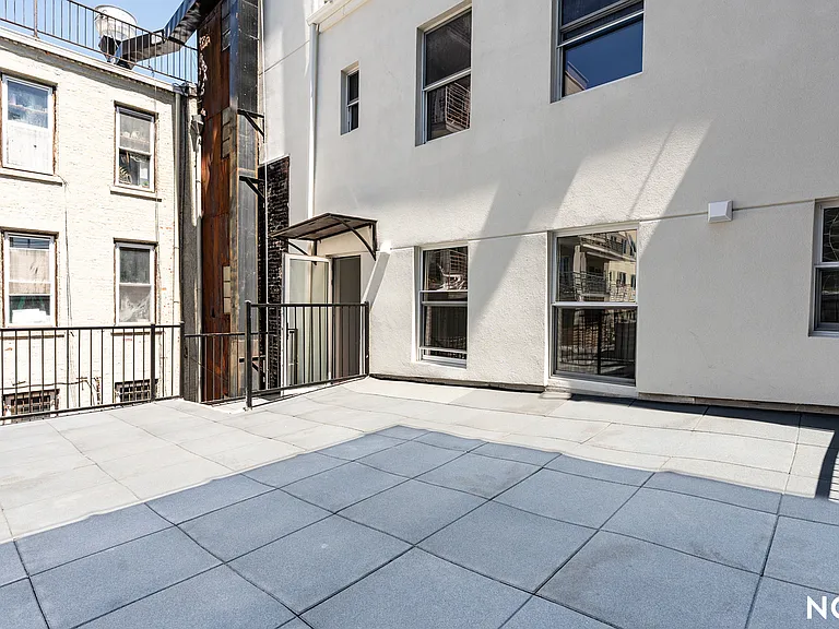 129 Graham Ave #3R — Photo 15