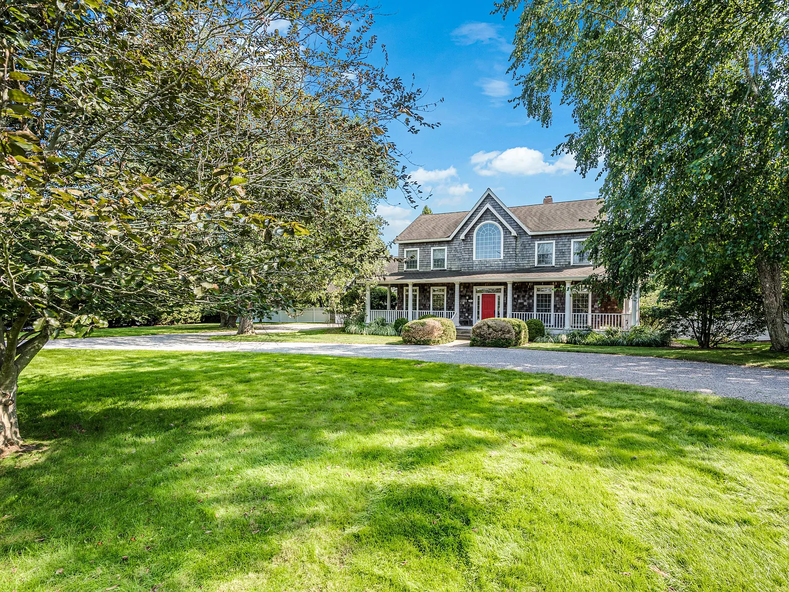 Spacious Bridgehampton Home - Available Sept 10 - May 10, 2027 — Photo 3