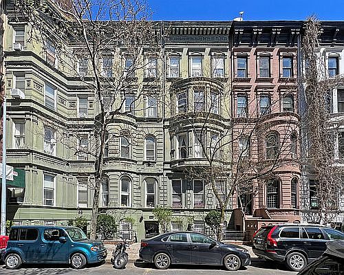 5th image of 59 W 74th St APT B