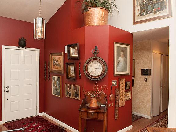 4th image of 102 Peppertree Ct