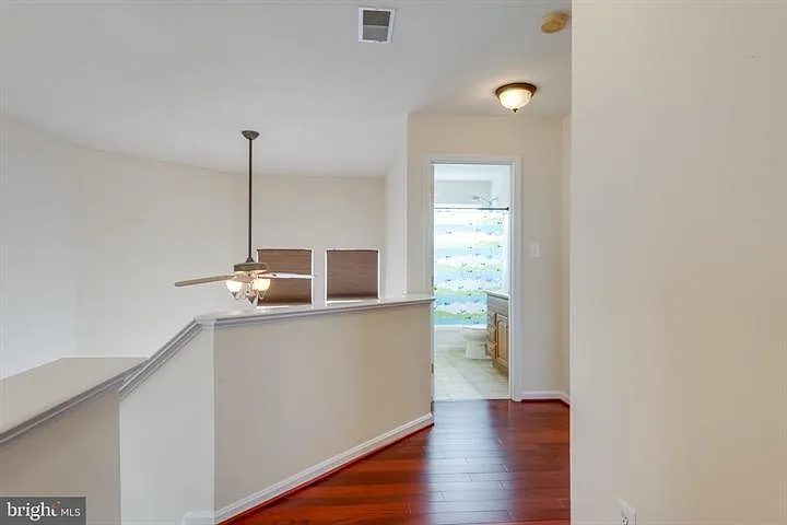 6805 Hollow Glen Ct — Photo 34