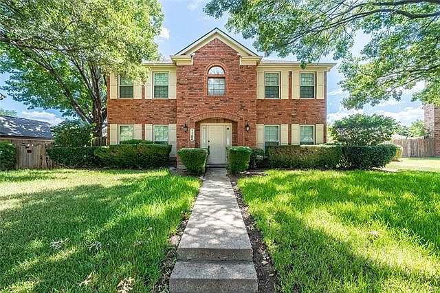 1st image of 1104 Lexington Cir