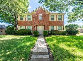 1104 Lexington Cir, Desoto, TX 75115